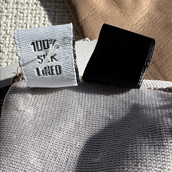 Saks Fifth Avenue Tan Leather Gloves size 7 - Picture 8 of 8